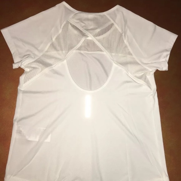 Under Armour UA Fly-By White Short Sleeve Shirt - Picture 6 of 7